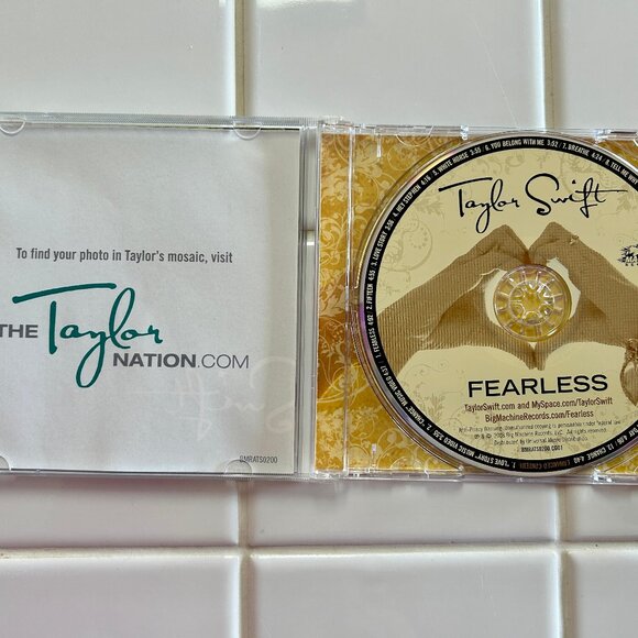 CD Taylor Swift Fearless 2008 Big Machine Records Enhanced Content Excellent Con - Picture 3 of 8